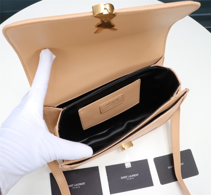 Handbags SAINT LAURENT 634305 size 23x16x6 cm