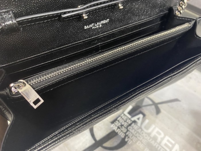 Handbags SAINT LAURENT 377828 size 22.5x14x4 cm