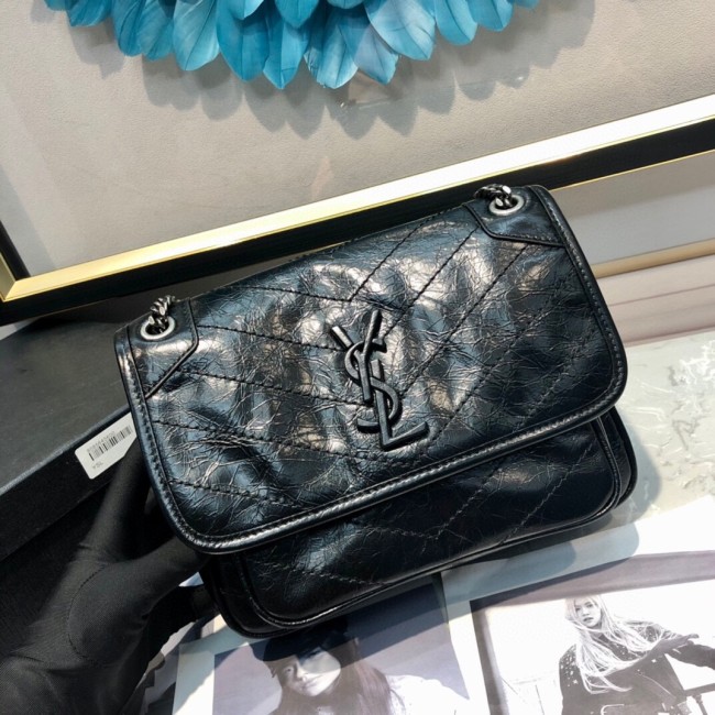 Handbags SAINT LAURENT 533037 size 22*16.5*12 cm