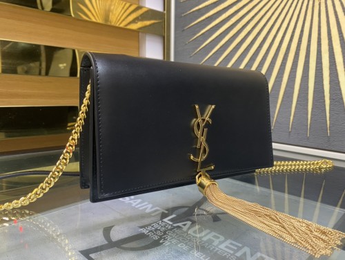 Handbags SAINT LAURENT 452159 size 19x12.5x4 cm