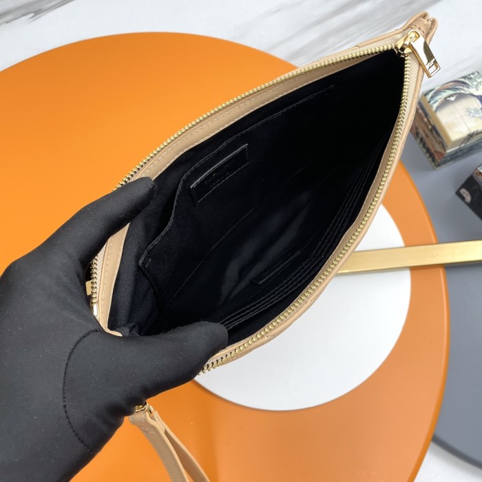 Handbags SAINT LAURENT 413444 size 30×21.5×2 cm