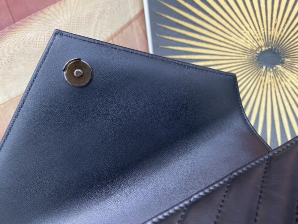 Handbags SAINT LAURENT 487213 size 24*17*6 cm