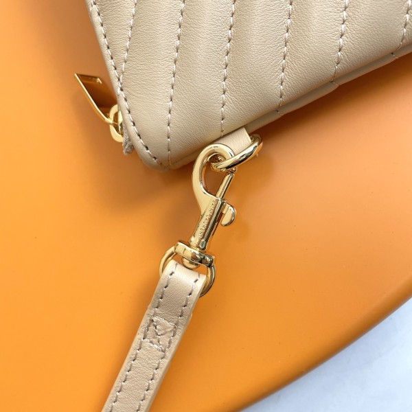 Handbags SAINT LAURENT 440222 size 36x24.5x2.5 cm