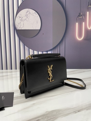 Handbags SAINT LAURENT 533026 size 19x14x5.5 cm