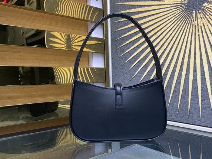 Handbags SAINT LAURENT 710318 size 19x11.5x4.5 cm