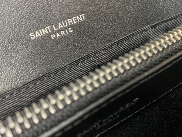 Handbags SAINT LAURENT 487213 size 24*17*6 cm
