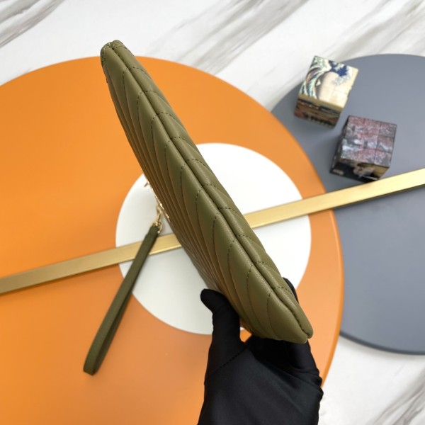 Handbags SAINT LAURENT 413444 size 30×21.5×2 cm