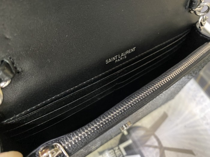 Handbags SAINT LAURENT 452159 size 19x12.5x4 cm