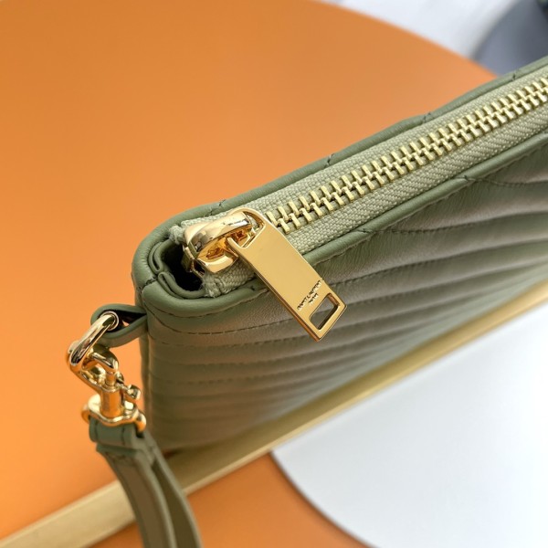 Handbags SAINT LAURENT 440222 size 36x24.5x2.5 cm