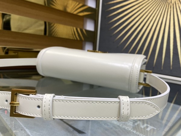 Handbags SAINT LAURENT 634305 size 23-16-6 cm