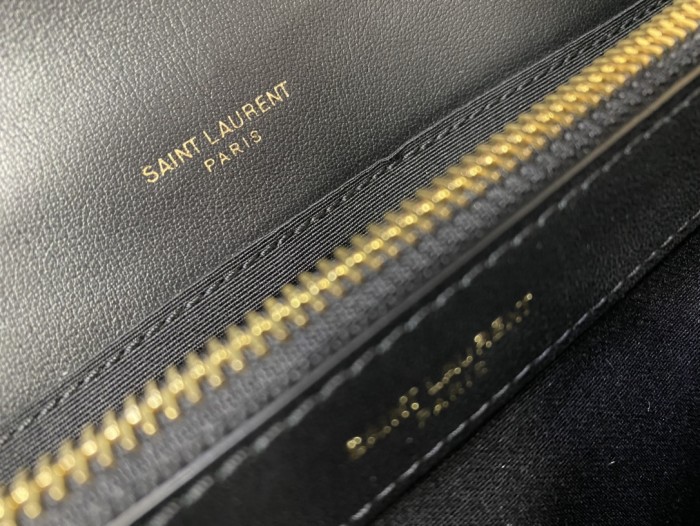 Handbags SAINT LAURENT 487213 size 24*17*6 cm