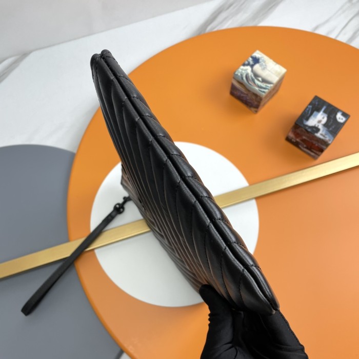 Handbags SAINT LAURENT 413444 size 30×21.5×2 cm