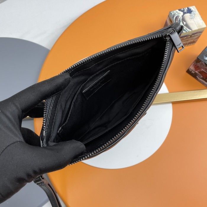 Handbags SAINT LAURENT 379039 size 24×17.5×1.5 cm