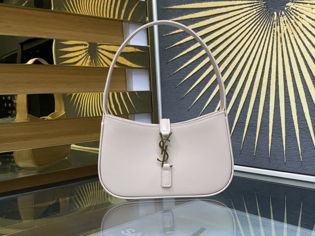 Handbags SAINT LAURENT 710318 size 19x11.5x4.5 cm