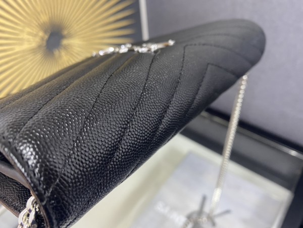 Handbags SAINT LAURENT 377828 size 22.5x14x4 cm