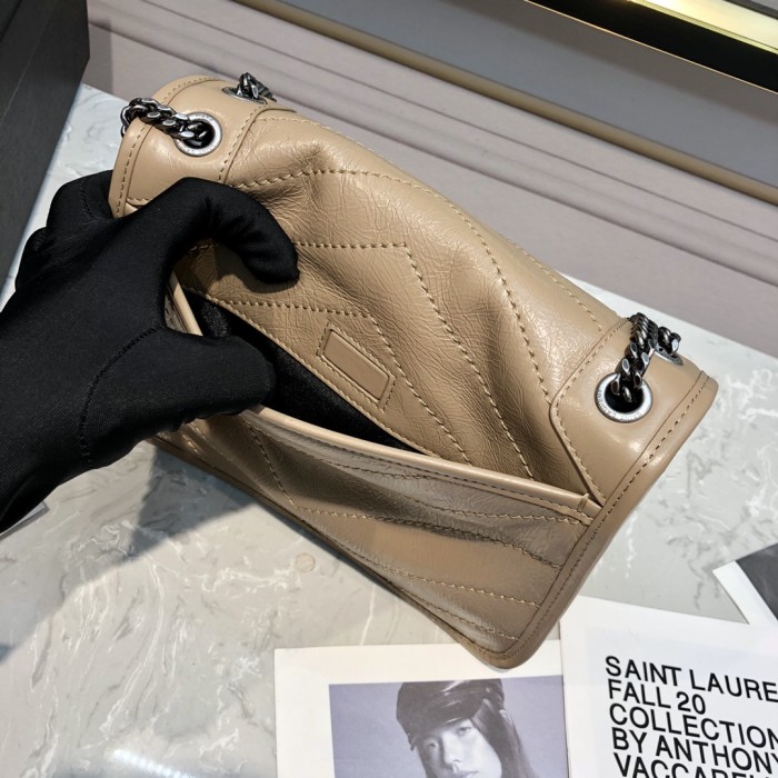 Handbags SAINT LAURENT 533037 size 22*16.5*12 cm