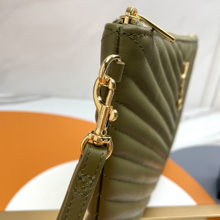 Handbags SAINT LAURENT 413444 size 30×21.5×2 cm