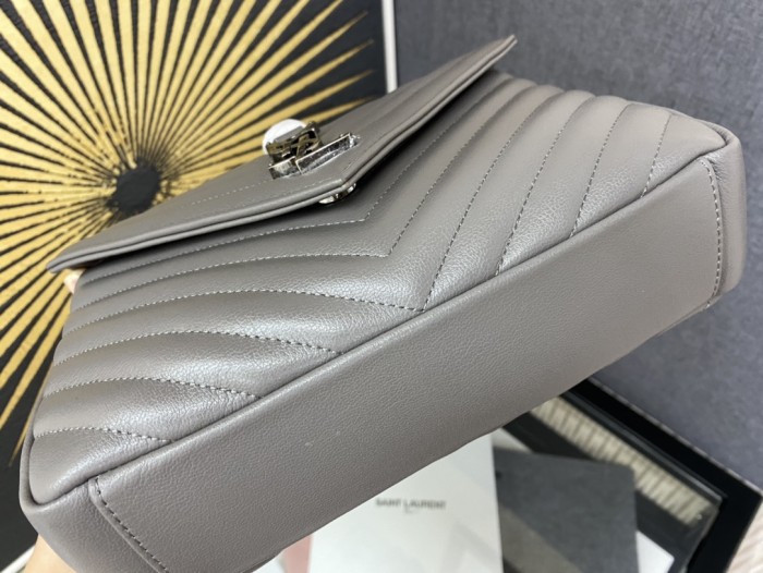 Handbags SAINT LAURENT 487213 size 24*17*6 cm