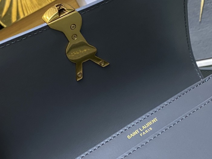 Handbags SAINT LAURENT 634306 size 19×13×5 cm