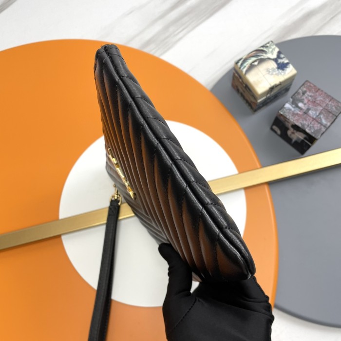 Handbags SAINT LAURENT 379039 size 24×17.5×1.5 cm