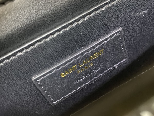 Handbags SAINT LAURENT 634306 size 19×13×5 cm