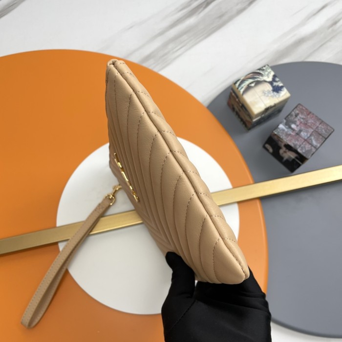 Handbags SAINT LAURENT 379039 size 24×17.5×1.5 cm