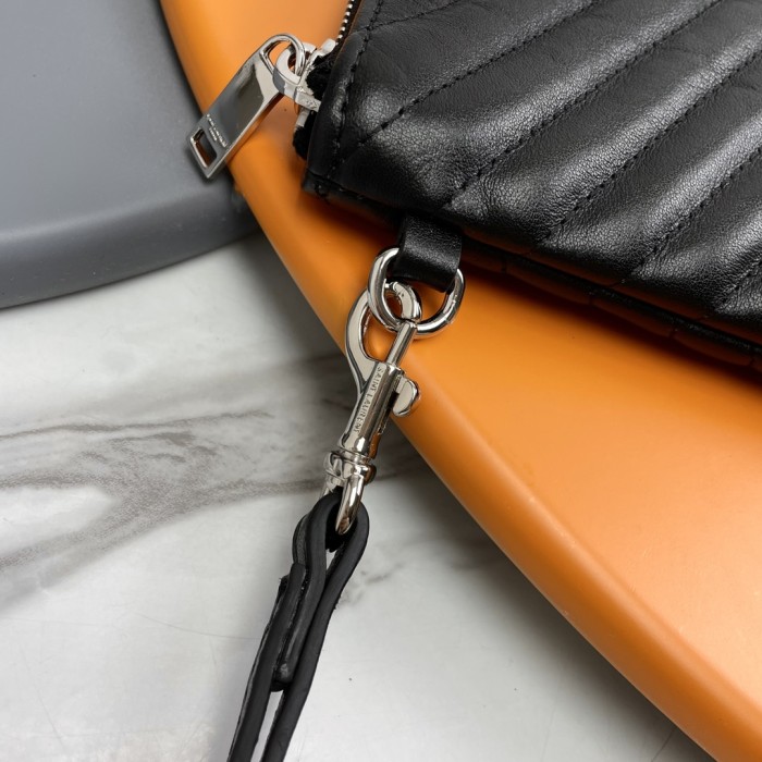 Handbags SAINT LAURENT 413444 size 30×21.5×2 cm