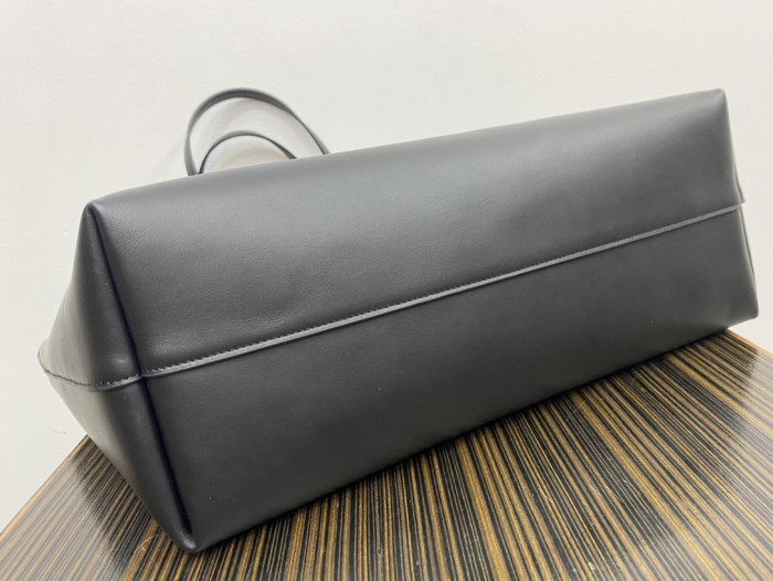 Handbags SAINT LAURENT 600281 size 38x28x13 cm