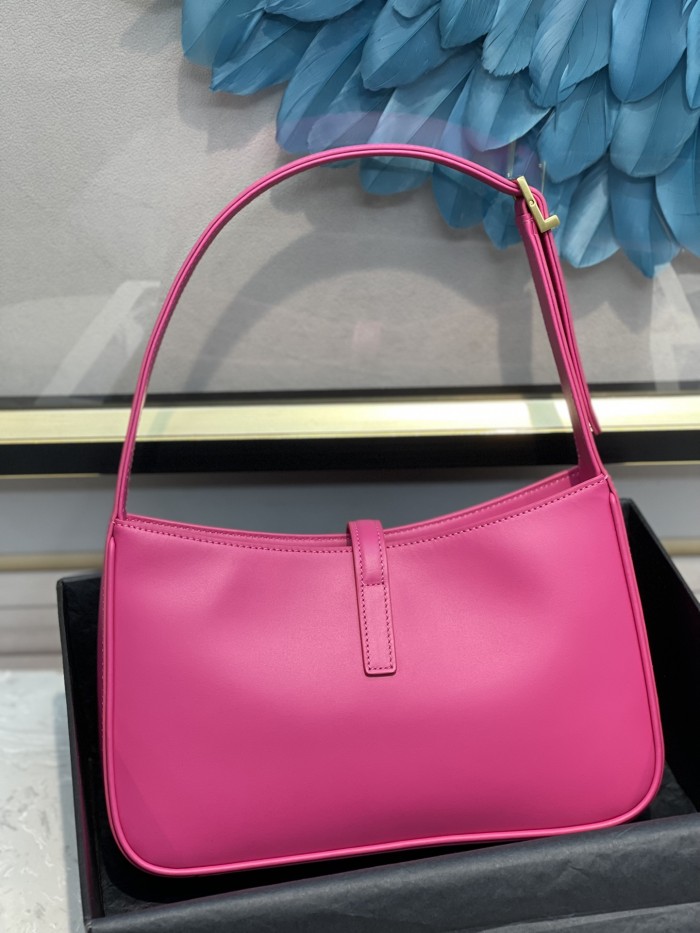 Handbags  SAINT LAURENT 657228 size 24.5x16x6 cm