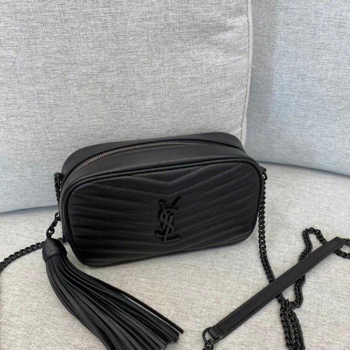 SAINT LAURENT LOU Quilting Leather Chain Bag Crossbody Bag Camera Bag Shoulder Bag Women's Black 6125791GF081000 size 19*5*11 cm