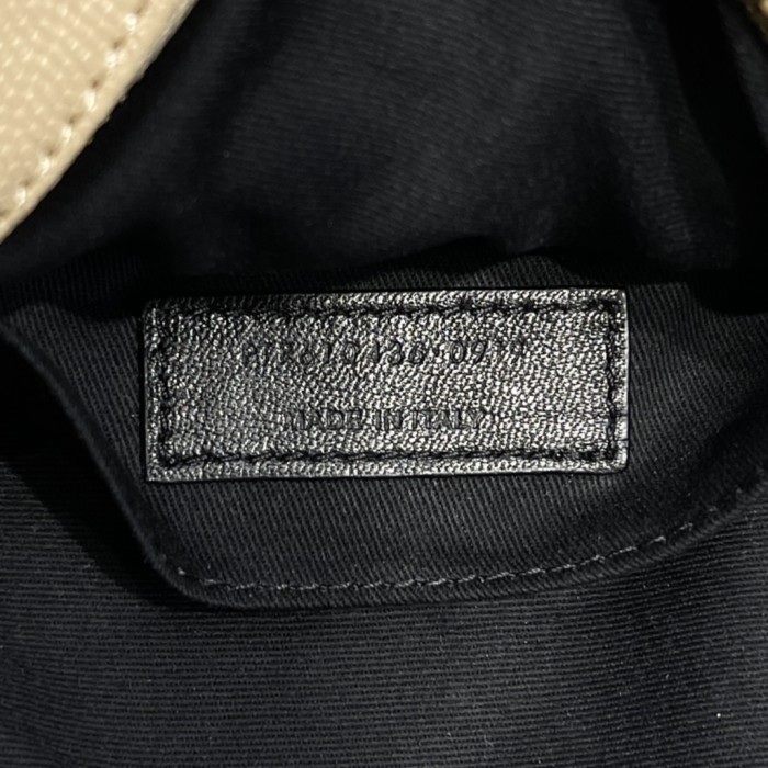 Handbags SAINT LAURENT 610436 size 17x17x5.5 cm