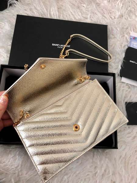 Handbags SAINT LAURENT 393953 size 19*11.5*4 cm