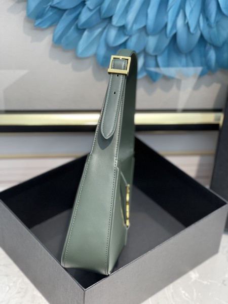 Handbags  SAINT LAURENT 657228 size 24.5x16x6 cm