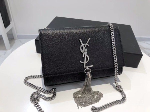 Handbags  SAINT LAURENT 469390 size 20x12.5x5 cm
