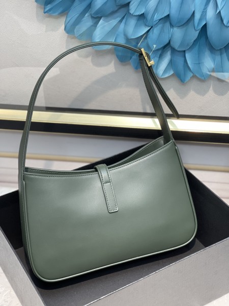 Handbags  SAINT LAURENT 657228 size 24.5x16x6 cm