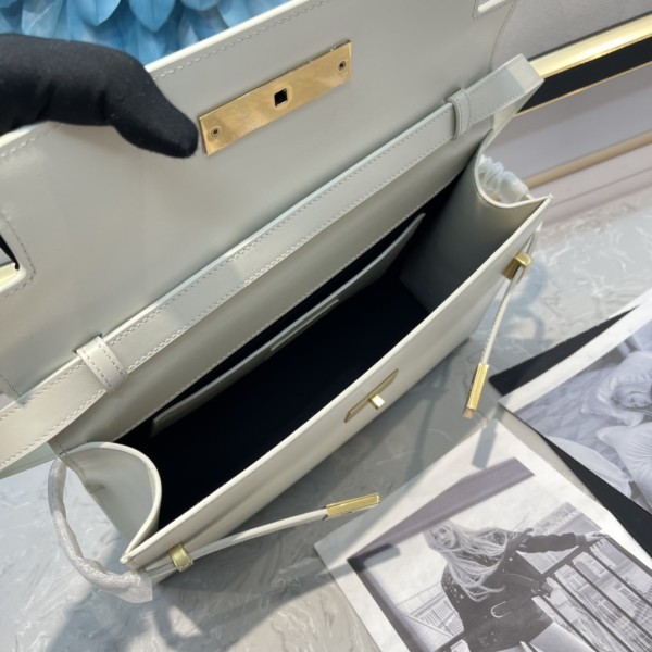 Handbags  SAINT LAURENT 579271 size 29x20.5x7 cm