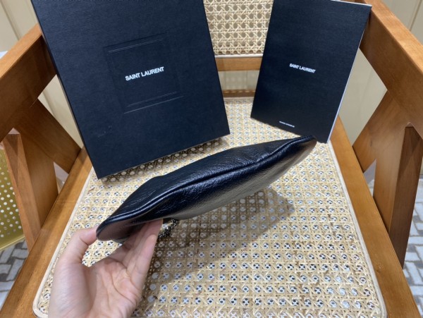 Handbags SAINT LAURENT 393953 size 24x14x2 cm