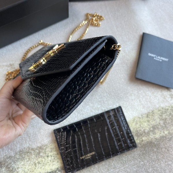Handbags SAINT LAURENT 607788 size 19x12x4 cm