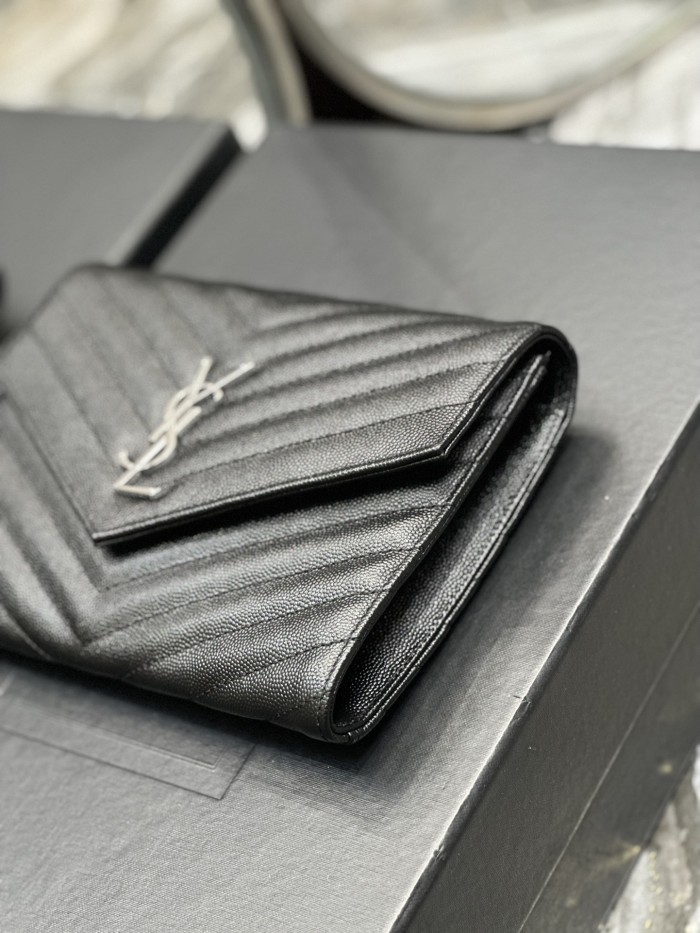 Handbags SAINT LAURENT 617662 size 21×6×3 cm