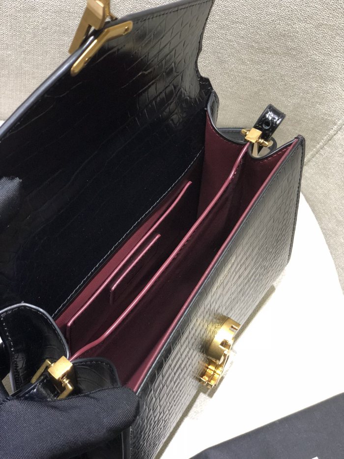 Handbags  SAINT LAURENT 602716 size 20x16x7.5 cm