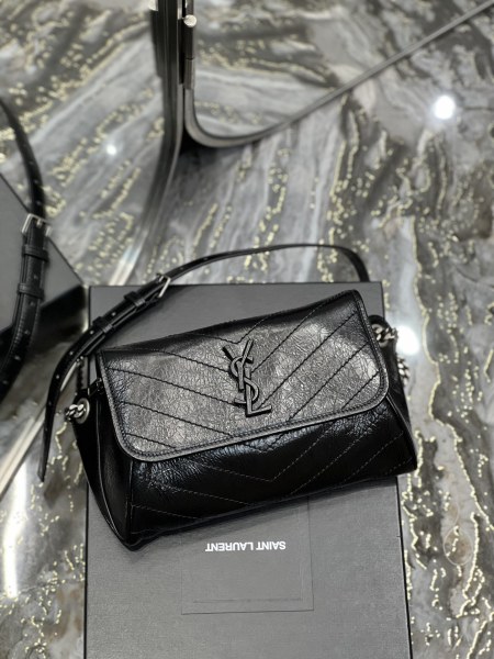 Handbags SAINT LAURENT 577124 size 28x16x9 cm