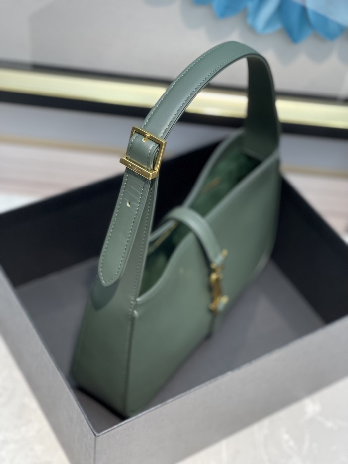 Handbags  SAINT LAURENT 657228 size 24.5x16x6 cm