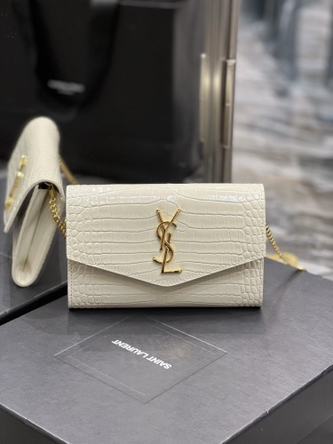 Handbags SAINT LAURENT 607788 size 19x12x4 cm