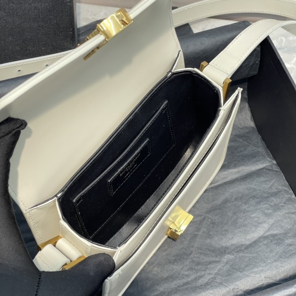 Handbags  SAINT LAURENT 634306 size 19x13x5 cm