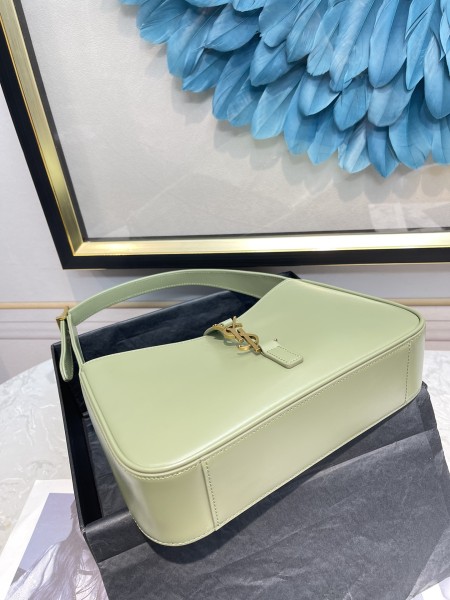 Handbags  SAINT LAURENT 657228 size 24.5x16x6 cm