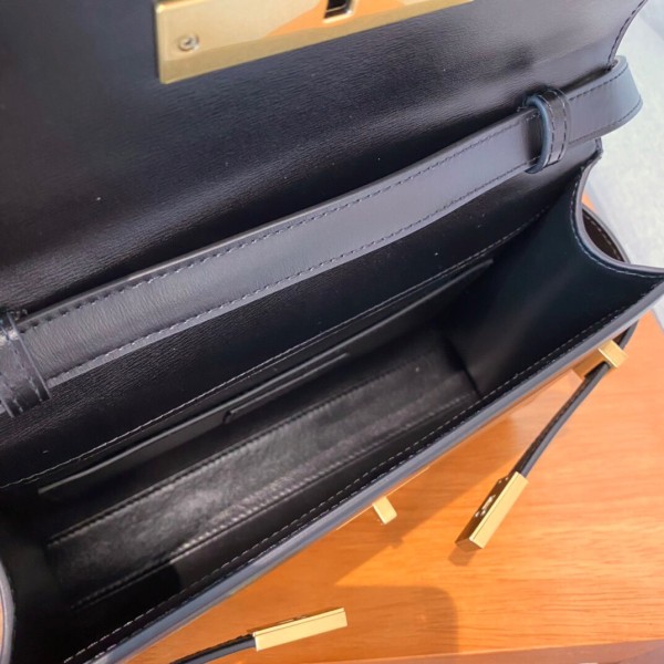 Handbags  SAINT LAURENT 579270 size 24x17.5x6 cm