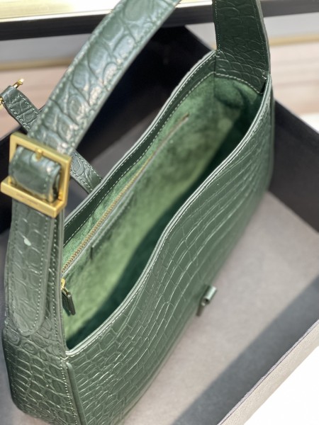 Handbags  SAINT LAURENT 657228 size 24.5x16x6 cm