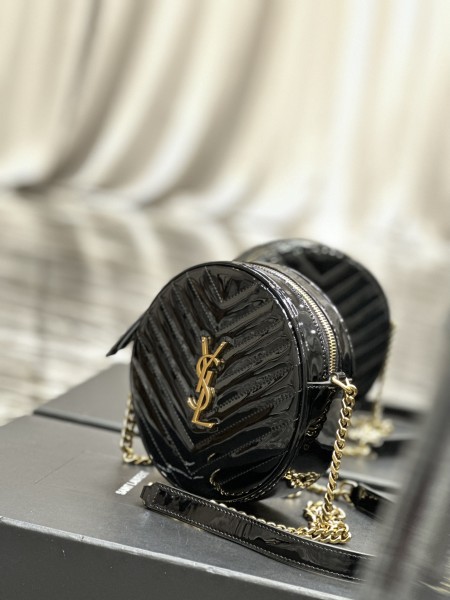 Handbags SAINT LAURENT 610436 size 17x17x5.5 cm