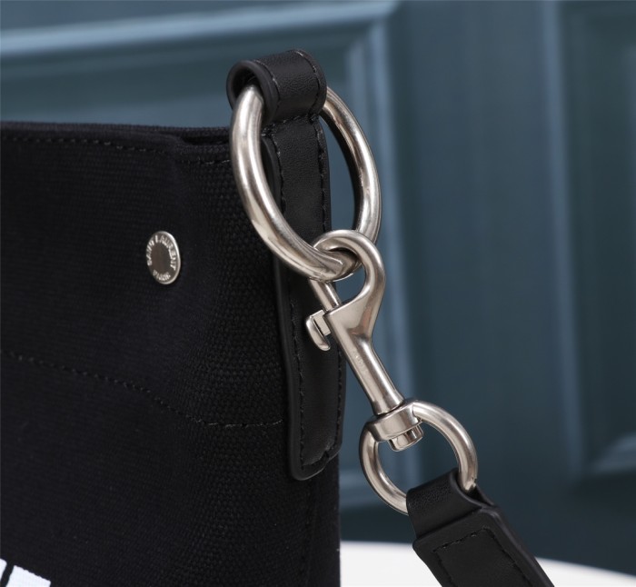 Handbags SAINT LAURENT 669299 size 20×30×28.5 cm