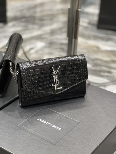 Handbags SAINT LAURENT 607788 size 19x12x4 cm
